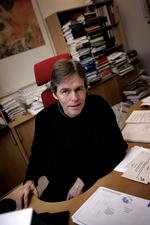 Strafbart. B.T.s redaktionschef Simon Andersen er meget tæt på at gøre sig skyldig i medvirken til overtrædelse af straffelovens regler om tavshedspligt, mener Jørn Vestergaard (billedet), der er professor i strafferet ved Københavns Universitet. 