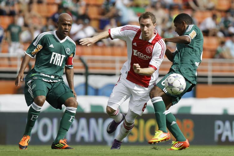 målscorer. Med sit femte liganmmål i sæsonen gjorde Christian Eriksen det til 1-0, men Ajax tabte til Feyenoord. 