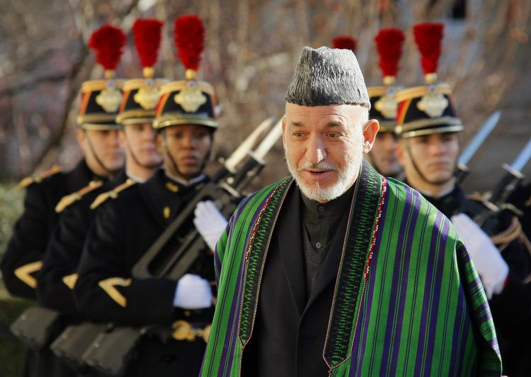 Fred. Taleban har tidligere nægtet at anerkende Afghanistans regering med præsident Hamid Karzai i spidsen. Nu er et møde mellem de to parter sandsynligvis kommet i stand, skriver BBC. 