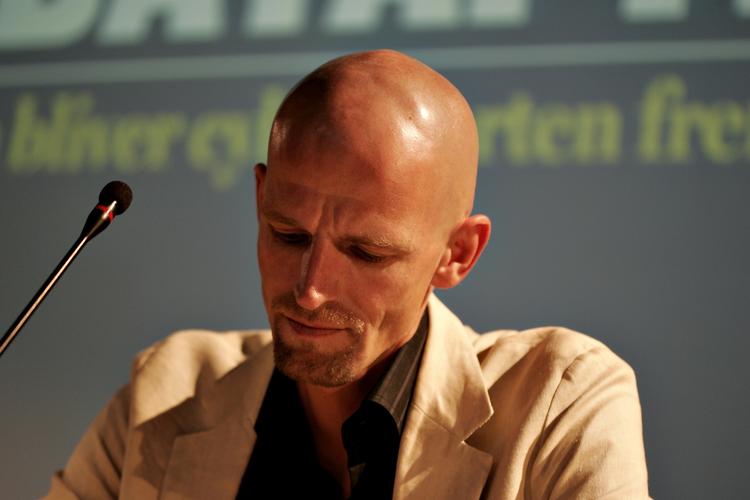 Gråzone. Man må tage afstand fra, at journalister opfordrer deres kilder til at bryde tavshedspligten, mener Lars Werge, der er næstformand i Dansk Journalistforbund. 