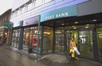 POLITIANMELDT. Jyske Bank og to andre pengeinstitutter er meldt til politiet for sjusk med reglerne om prisoplysning på lån. 