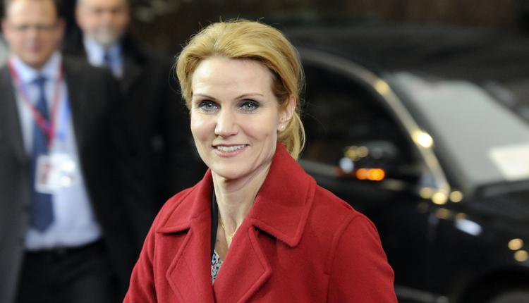 Bestemt. Umiddelbart ser Helle Thorning-Schmidt, her ved ankomst til EU-topmødet i Bruxelles, intet behov for en folkeafstemning. 