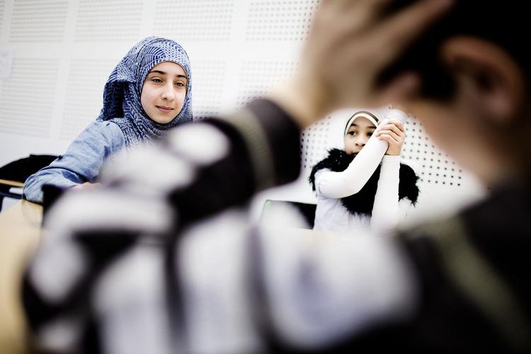 Dansktime. I 5. a på Al-Salahiyah Skolen uden for Odense står der dansk på skemaet denne morgen. Skolen er vokset fra 140 til 188 elever på få år. 
