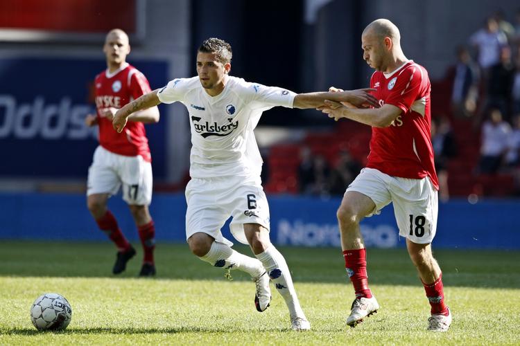efterladt. Uden William Kvist ved sin side har Claudemir ikke været i stand til at kreere målene som FCK tidligere har været gode til at lave. 