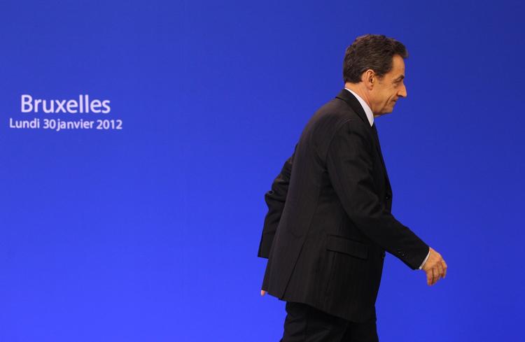 fortid? Nicolas Sarkozy fotograferet i går på EU-topmødet i Bruxelles. Dem skal han ikke til flere af, når præsidentvalget i Frankrig er afholdt i maj, hvis den seneste meningsmåling taler sandt. 