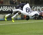 omvæltning. Med Panathinaikos blev Djibril Cisse sendt ud af Champions League sidste sæson, og forleden fejrede franskmanden med 41 landskampe en scoring mod AC Milan således. 
