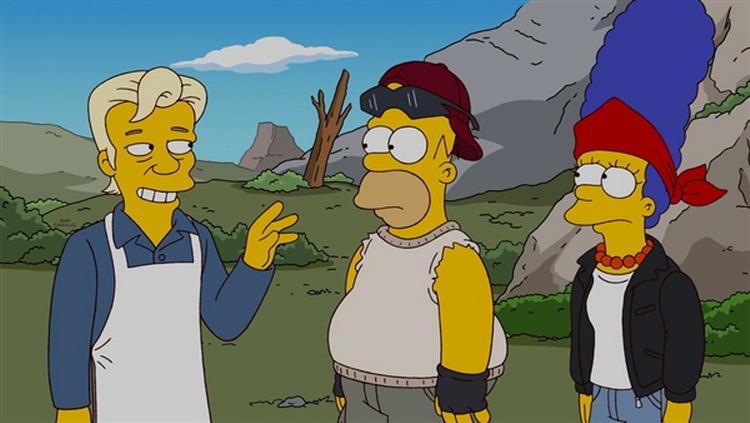 Jubilæum. I afsnit 500 bliver Julian Assange den nye Flanders. Homer og Marge er nærmest lidt på flugt for de andre indbyggere i Springfield, og Assange - ja, han forsøger også at holde sig under radaren. 