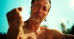 FERIEFILM. Mads Mikkelsen lægger endnu en gang krop og stemme til en reklamefilm for rejsebureauet Star Tour. 