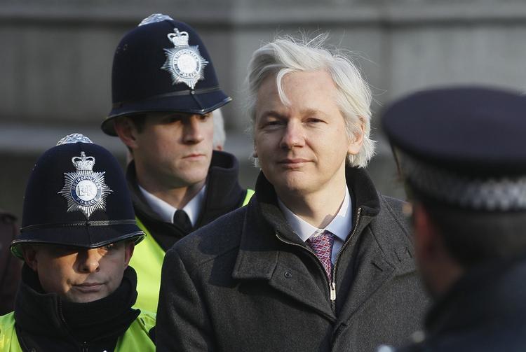 Sexsag. Julian Assange fortsætter sin kamp for sin frihed. 
