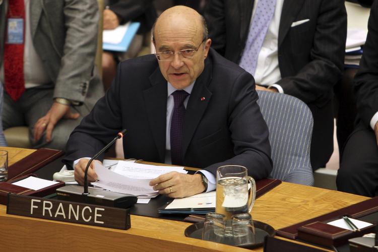 Blodigt. Alain Juppe og Frankrig vil lægge pres på Syrien i FN. 