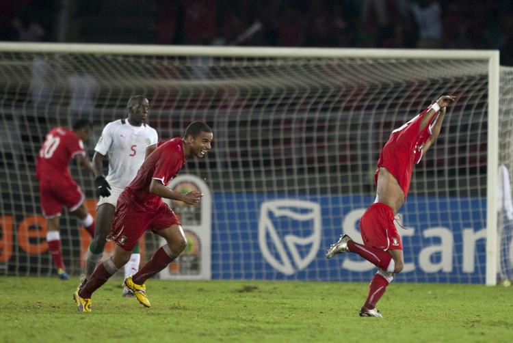 sejrsmålet. I det fjerde tillægsminut scorede Daniel Alvarez sejrsmålet mod Senegal og sendte Ækvatorial Guinea i kvartfinalen. 