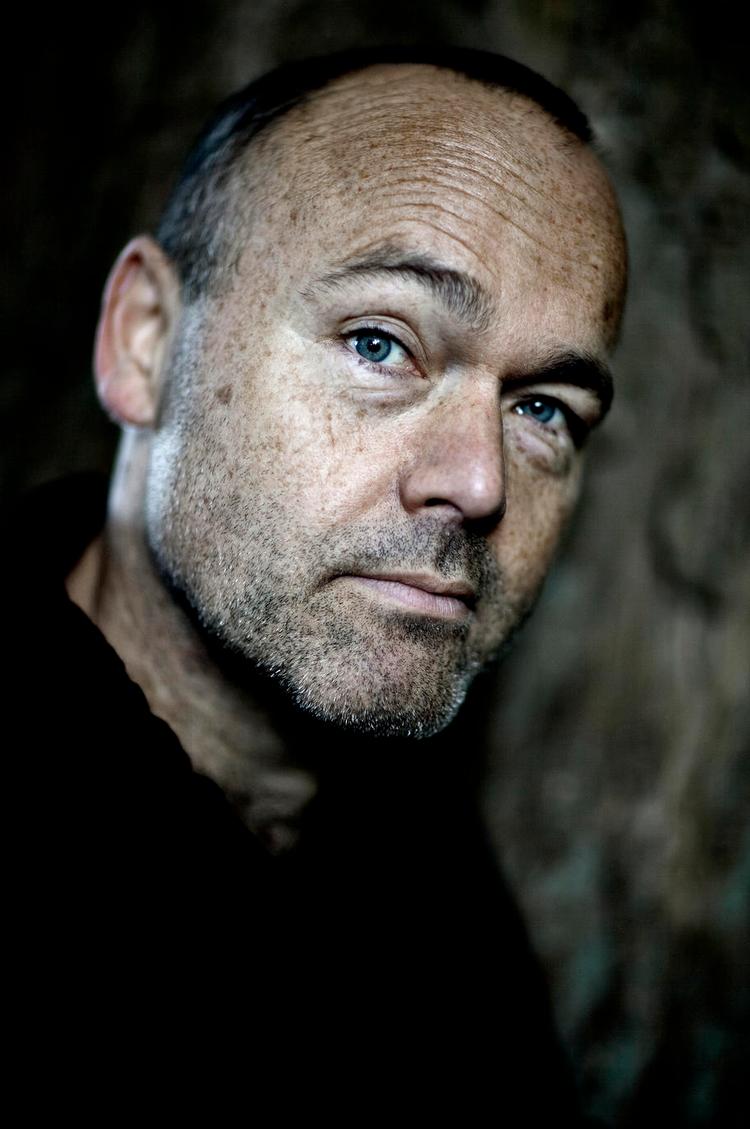 forudindtaget. Forfatter Peter Øvig Knudsen bruger ufine metoder i sine bøger om ungdomsoprøret, mener Bodil Marie Nielsen. Hun medvirkede i  bogprojektet, men trak sig ud af det efter udgivelsen af første bind for et år siden. 