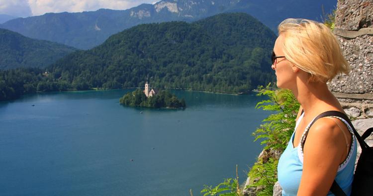 UDSIGT. Ikke langt fra den slovenske hovedstad Ljubljana finder man den naturskønne sø Bled. 