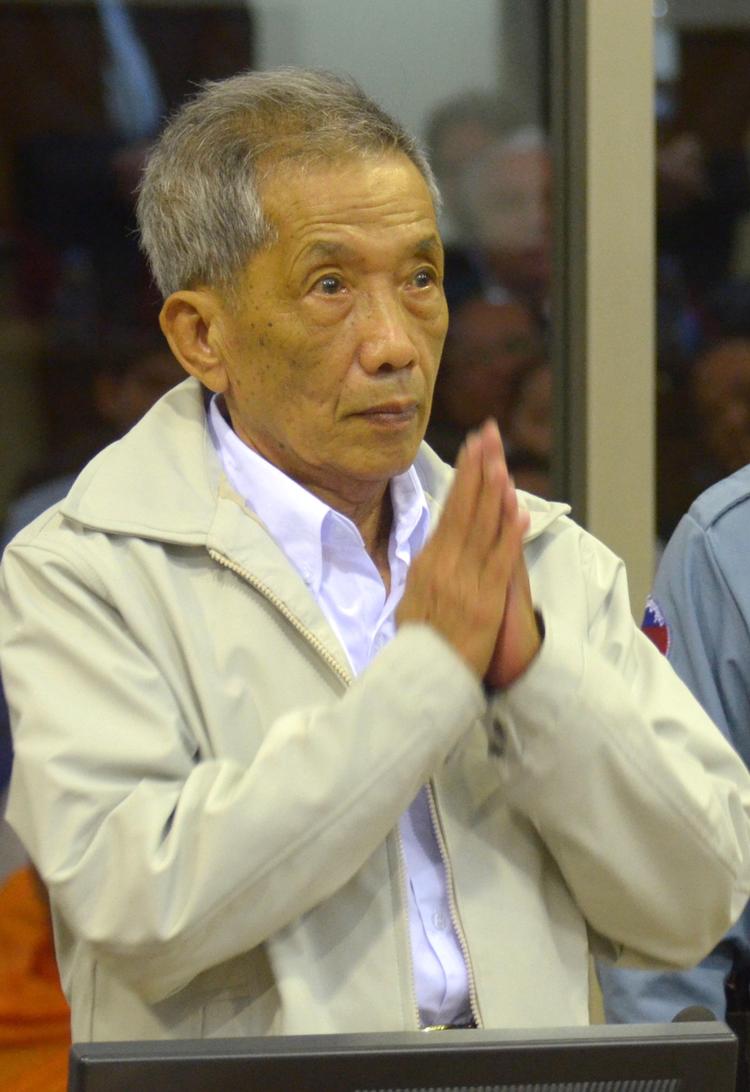 Livstid. Kaing Guev Eav har tidligere bedt om tilgivelse for sine forbrydelser, men detvar ikke nok til at han undgik en livstidsdom i Cambodia. 