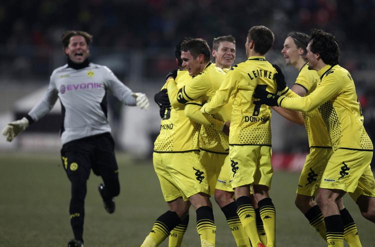 Tophold. Med en sejr på 2-0 over FC Nürnberg strøg de forsvarende tyske mestre til tops i den tyske Bundesliga. 