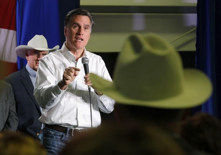 Favorit. Mitt Romney fører valgkamp for fulde damp, men en fortalelse fra forleden volder ham problemer. 