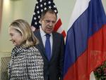 Sikkerhedsmøde. Clinton og Lavrov så ud til at være i godt humør, selv om der er alvorlige emner på programmet. 