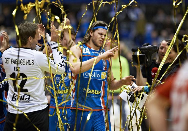 FORGYLDT. Der var guldstrimler, da Mikkel Hansen efter EM-guld og pokaltitel ydermere fik prisen som pokalfinalens bedste fighter. 