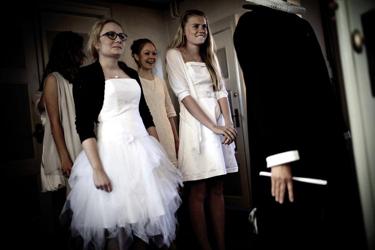 Helligdag. Venstre og Konservative  afviser at 'røre ved Store Bededag' på grund af dagens betydning som konfirmationsdag. 