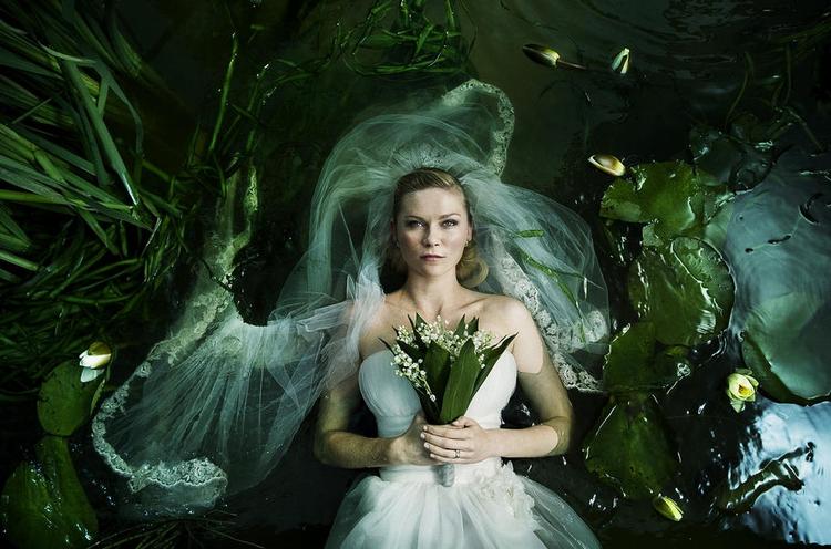 Prishøst. Kirsten Dunst spiller den kvindelige hovedrolle i 'Melancholia', som i går vandt prisen for årets film. 