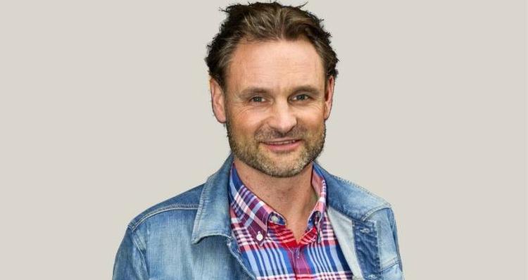 EKSPERT. Ud over at være vært på danseprogrammet 'Vild med dans' på TV 2 har Claus Elming siden 1999 fungeret som NFL-kommentator på TV 2, TV 2 Zulu og i dag TV 2 Sport. 