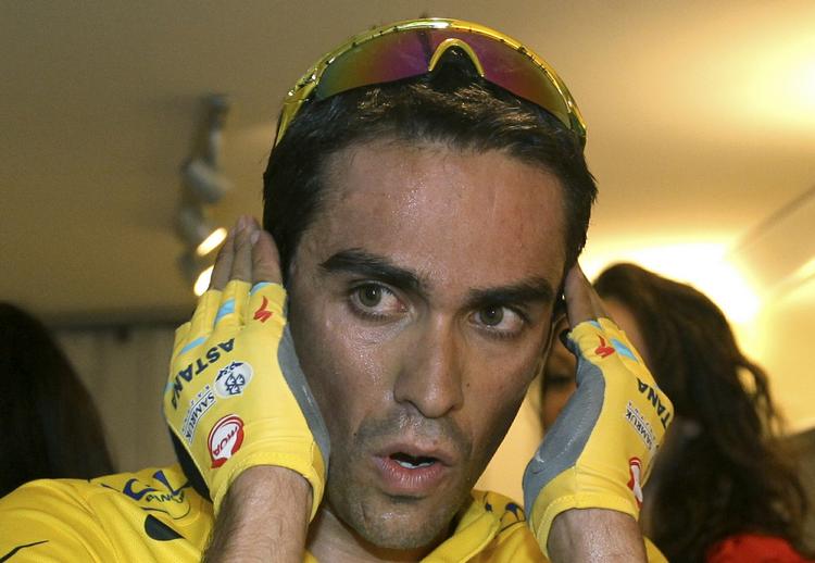 dopingsynder. Alberto Contador blev i går kendt skyldig i doping. Han får to års karantæne, men kan allerede cykle igen til august, da han har afsonet det meste af straffen. 
