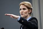 Helle Thorning-Schmidt (S) holder pressemøde