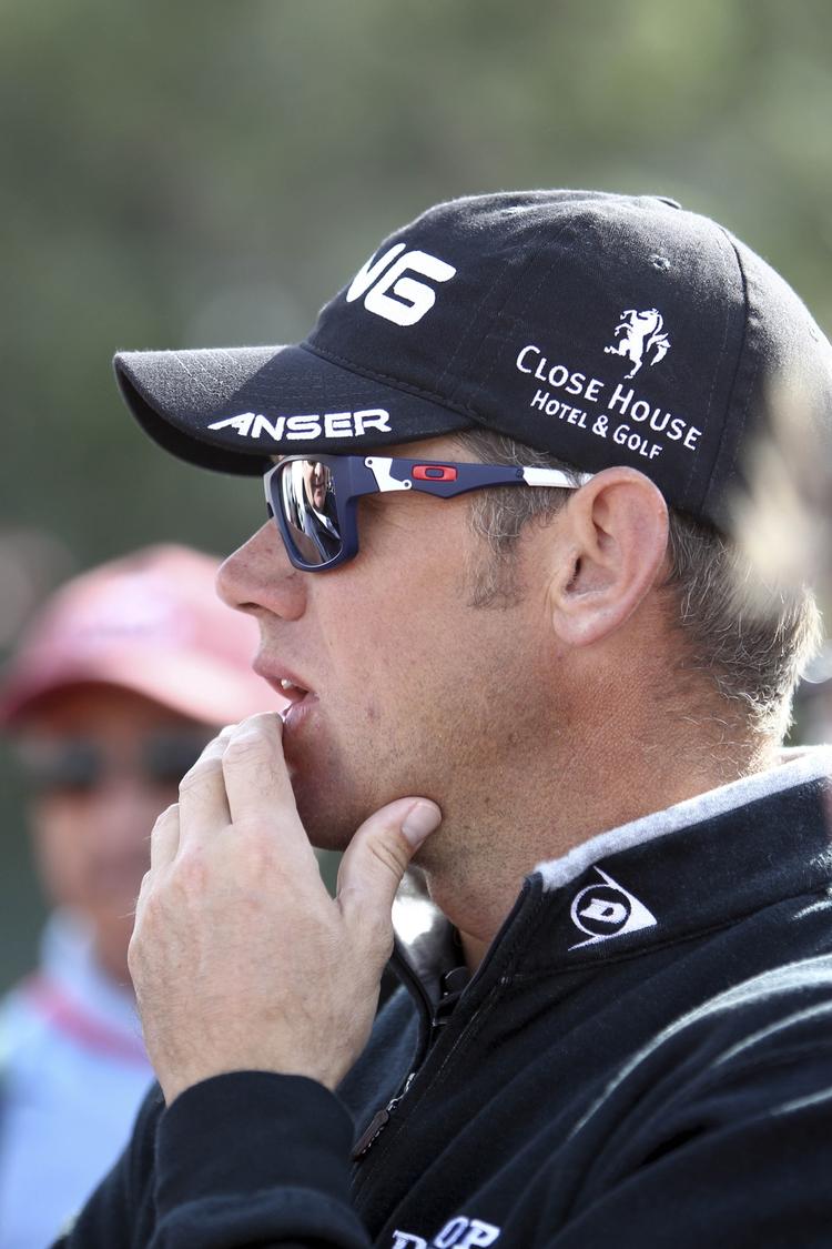 MUNDSKYL. Lee Westwood lover at vaske sin mund med sæbe, efter søndagens smutter på 16. tee. 