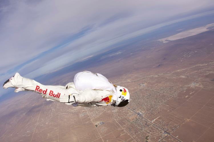 Eventyrer. Felix Baumgartner vil lave et spring fra kanten af rummet. 