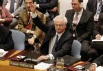 storpolitik. Her nedlægger FN-ambassadør Vitaly Churkin fra Rusland veto mod den resolution mod Syrien, som blandt andet EU har presset på for. 
