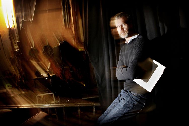 Teatersatsning. Direktør i Nordisk Film Live, Frederik Juul, vil i dag præsentere koncernens første store teaterprojekt. 