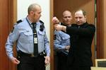 Flugt. Anders Behring Breivik ville angiveligt flygte i fly til Serbien men som bekendt lykkedes det ikke. 