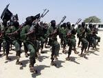 SAMMENSLUTNING. Al-Shabaab i Somalia går nu sammen med al-Qaeda, meddeler de to terrornetværk. Arkivfoto af al-Shabaab-krigere under militærtræning syd for Mogadishu. 
