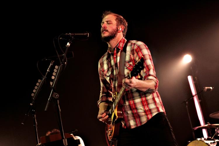 stort. Den amerikanske sanger og sangskriver Bon Iver brygger på et stort projekt. 