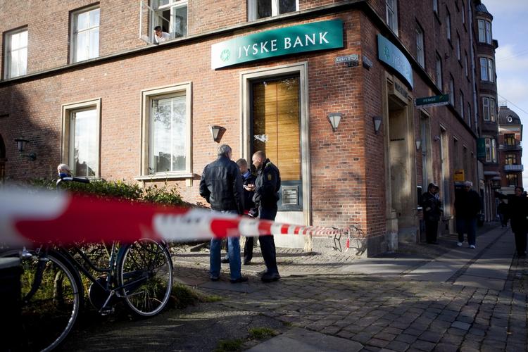 Alarm. Finansrådet vil have antallet af bankrøverier ned. Her er det Jyske Bank på Valby Langgade i Valby, der blev røvet i 2009. 