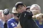 FORMSTÆRK. I sine seneste syv turneringer har Rory McIlroy opnået placeringerne 2, 11, 1, 4, 2, 3 og 3. Og nu delr han føringen i Dubai Desert Classic. 