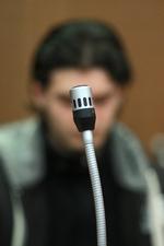 Livstid. Retten i Frankfurt viste ingen nåde over for den 22-årige kosovaalbaner Arid Uka, der i fjor dræbte to amerikanske soldater i Frankfurt Lufthavn. 