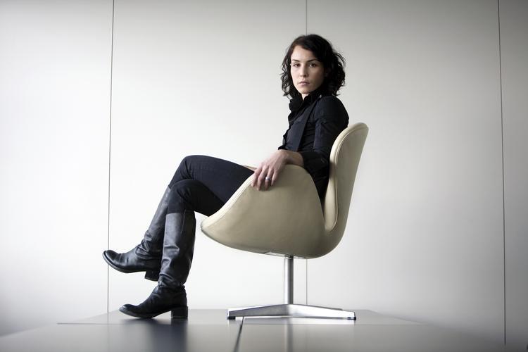 antiheltinde. Noomi Rapace var med til at starte den skandinaviske krimibølge, da hun spillede hovedrollen i filmatiseringerne af Stieg Larssons 'Millennium'-trilogi. På Berlinalen er hun aktuel i 'Sherlock Holmes: A Game of Shadows'. 