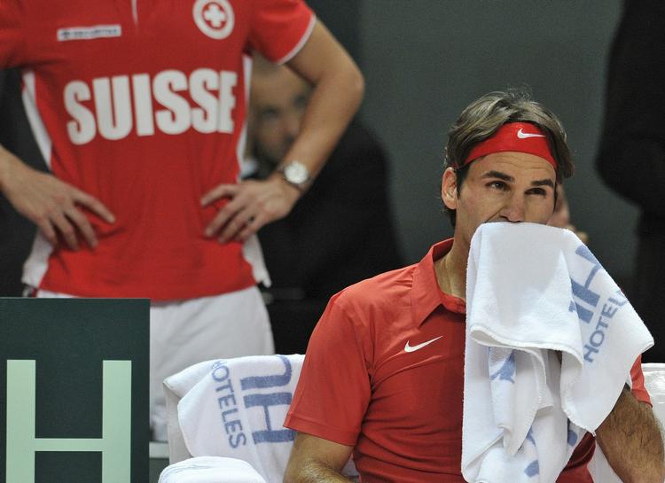 besejret. Efter 15 David Cup-kampe i træk uden nederlag tabte Roger Federer på hjemmebane i Fribourg. 