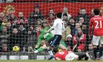 mål. Selv om der var fokus på så meget andet end fodbold, fik Luis Suarez scoret mod Manchester United. 