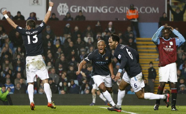 Jubel. City-spillerne kan glæde sig over tre vigtige point i topstriden efter sejr over Aston Villa. 