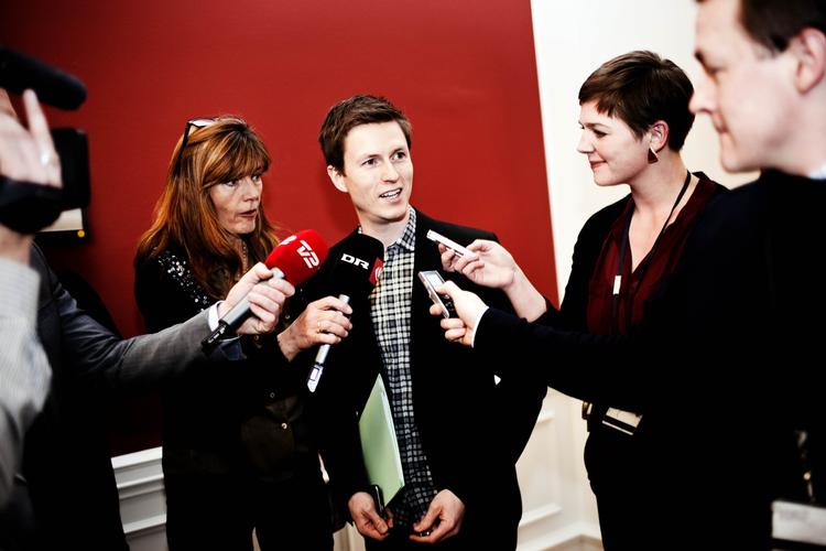 fejlmargin. SF's politiske ordfører, Jesper Petersen, og Socialdemokraternes ditto, Magnus Heunicke, understreger, at der altid vil være en vis usikkerhed med økonomiske modeller. 