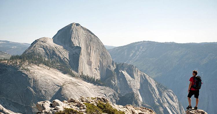 UDSIGT. Der udstedes dagligt 400 adgangstegn til Yosemites Half Dome. Det antal skal nedsættes i fremtiden. 