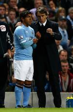 Stillingskrig. Mancini og Tevez' fejde er forbi. Nu drejer det sig om at sikre City det første mesterskab i 42 år. 