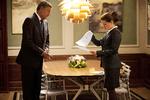 DRAMA. Tyskerne er begejstrede for Sidse Babett Knudsen i rollen som statsministeren Birgitte Nyborg. Her står hun over for virksomhedsejeren Joachim Crohne, spillet af Ulf Pilgaard. 