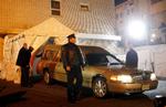 Slut. Whitney Houstons lig ankommer her til Whigham Funeral Home i Newark. 