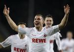 klubskifte? Lukas Podolski fejrer en scoring for FC Köln, som er havnet i den nederste del af tabellen i Tyskland. 