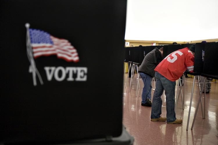VALGKAOS. Det amerikanske vælgerregistreringssystem har mange problemer inden præsidentvalgtet i november. Fx. er op mod to millioner døde amerikanere registreret. 