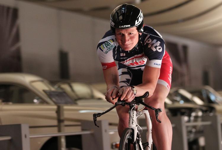 hurtigst. For første gang i sit nye job prøvede Lars Bak i dag at køre Andre Greipel i position til sejren. 