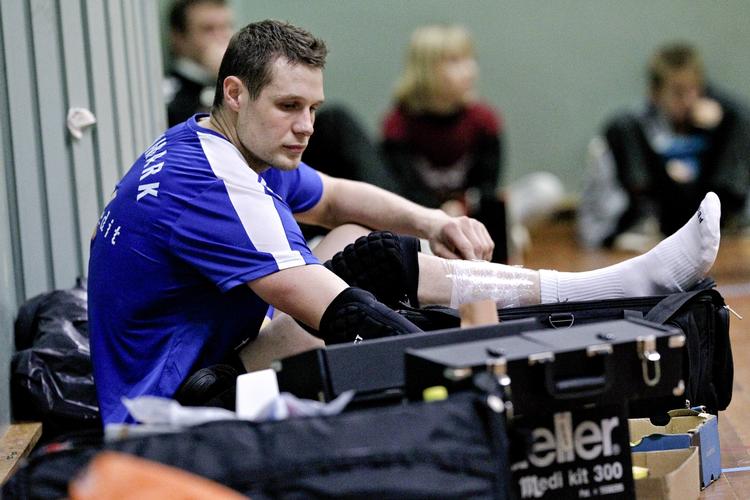 Kampklar. Michael Knudsen skal vise klassen, hvis han vil med til OL. I den olympiske turnering må der kun være 14 spillere i truppen, mens der ved EM og VM er plads til 16. 